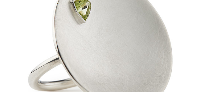 TILT ring in sterling silver and peridot